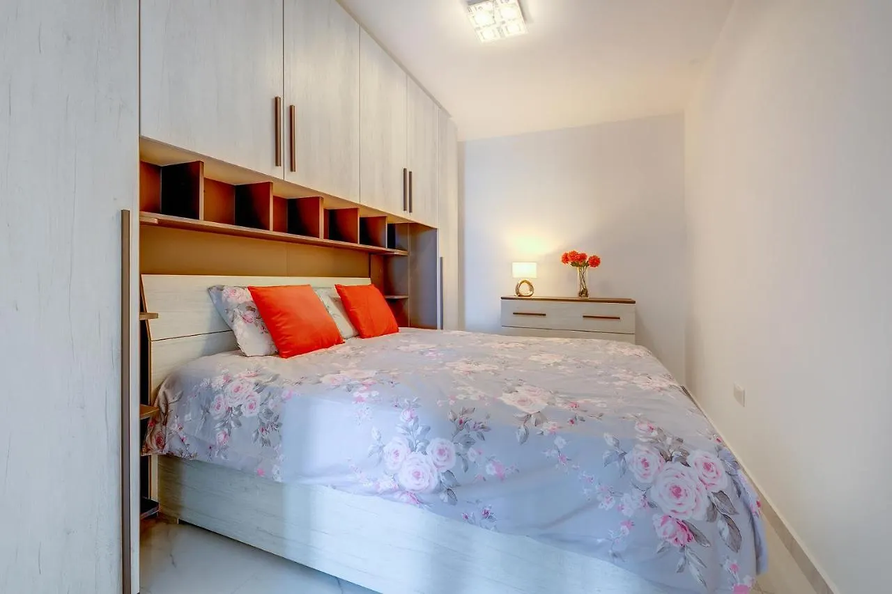 Deluxe Apartment In Central St Julians San Ġiljan 0*,  Málta