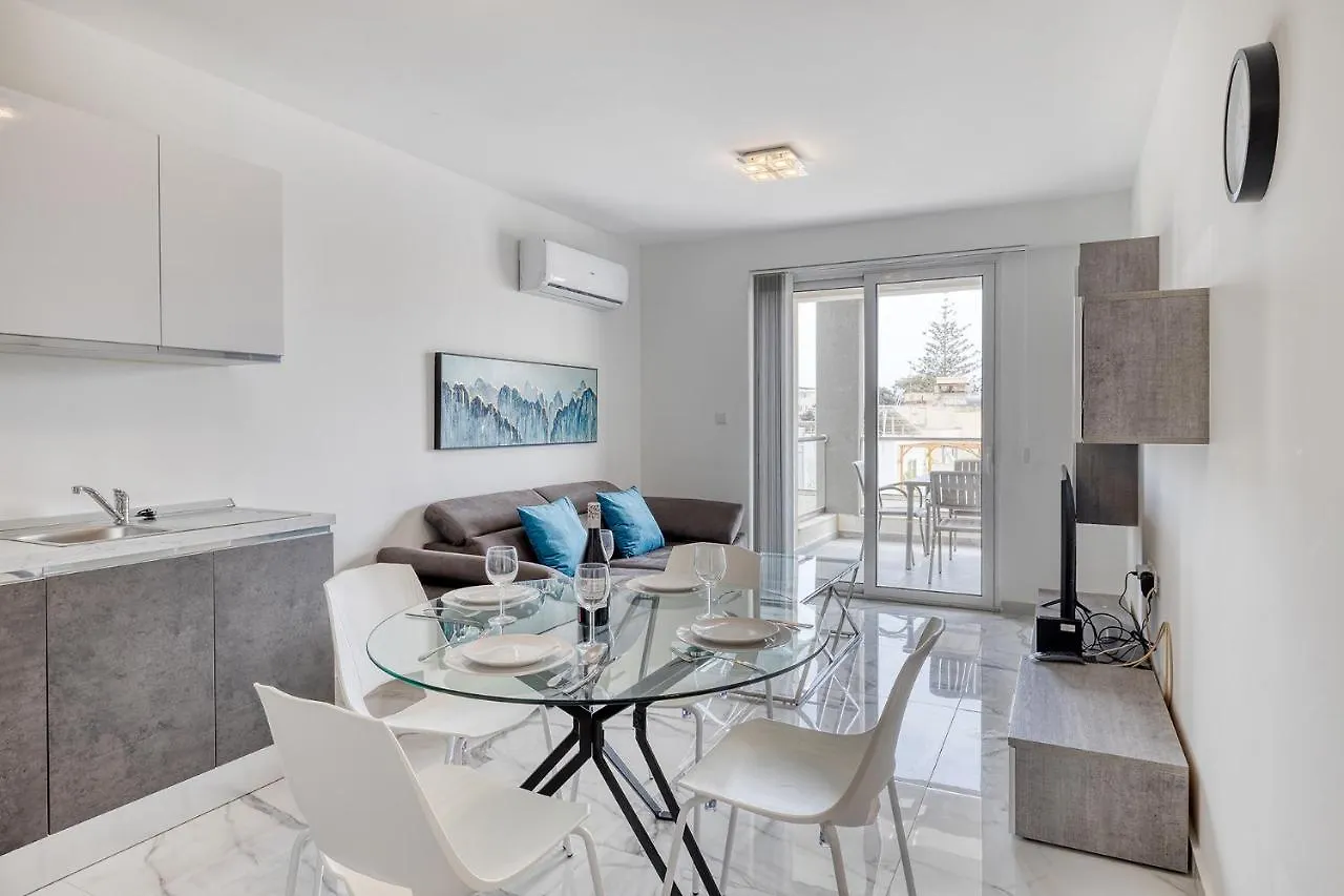 Deluxe Apartment In Central St Julians San Ġiljan