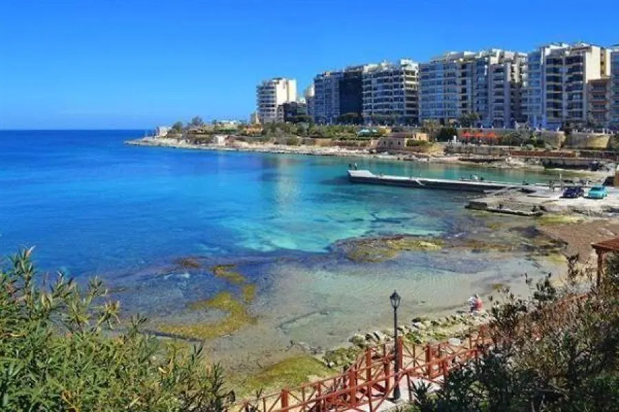 Deluxe Apartment In Central St Julians San Ġiljan